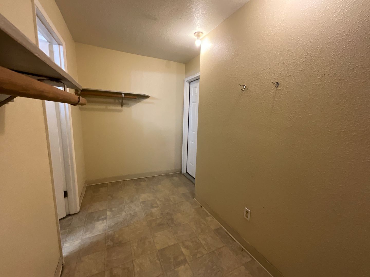 3227 14th Ave W - # 01 - Seattle - Washington - 1 bed, 1 bath rental property