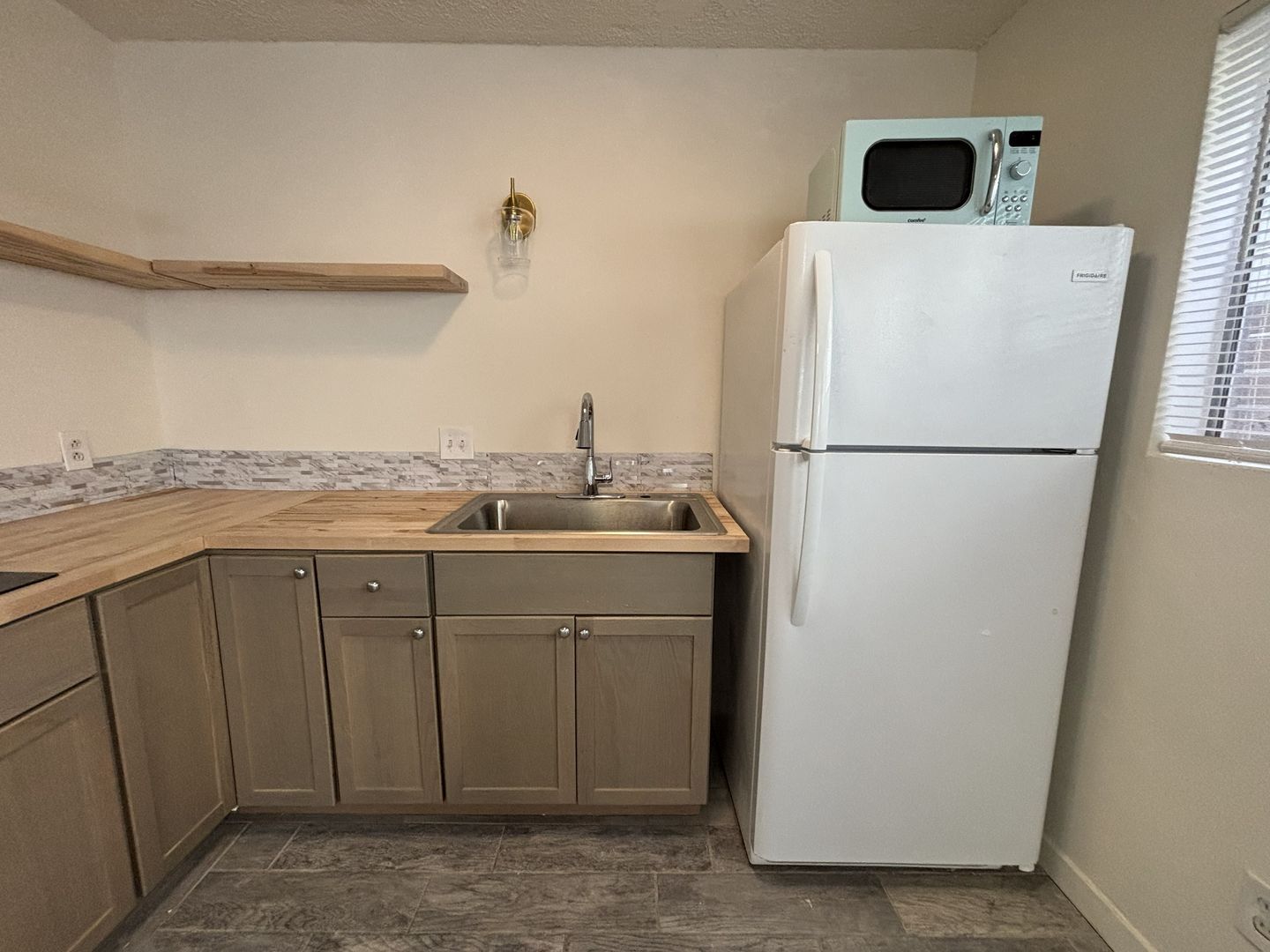 343 Playa Del Sur - San Diego - California - 1 bed, 1 bath rental property