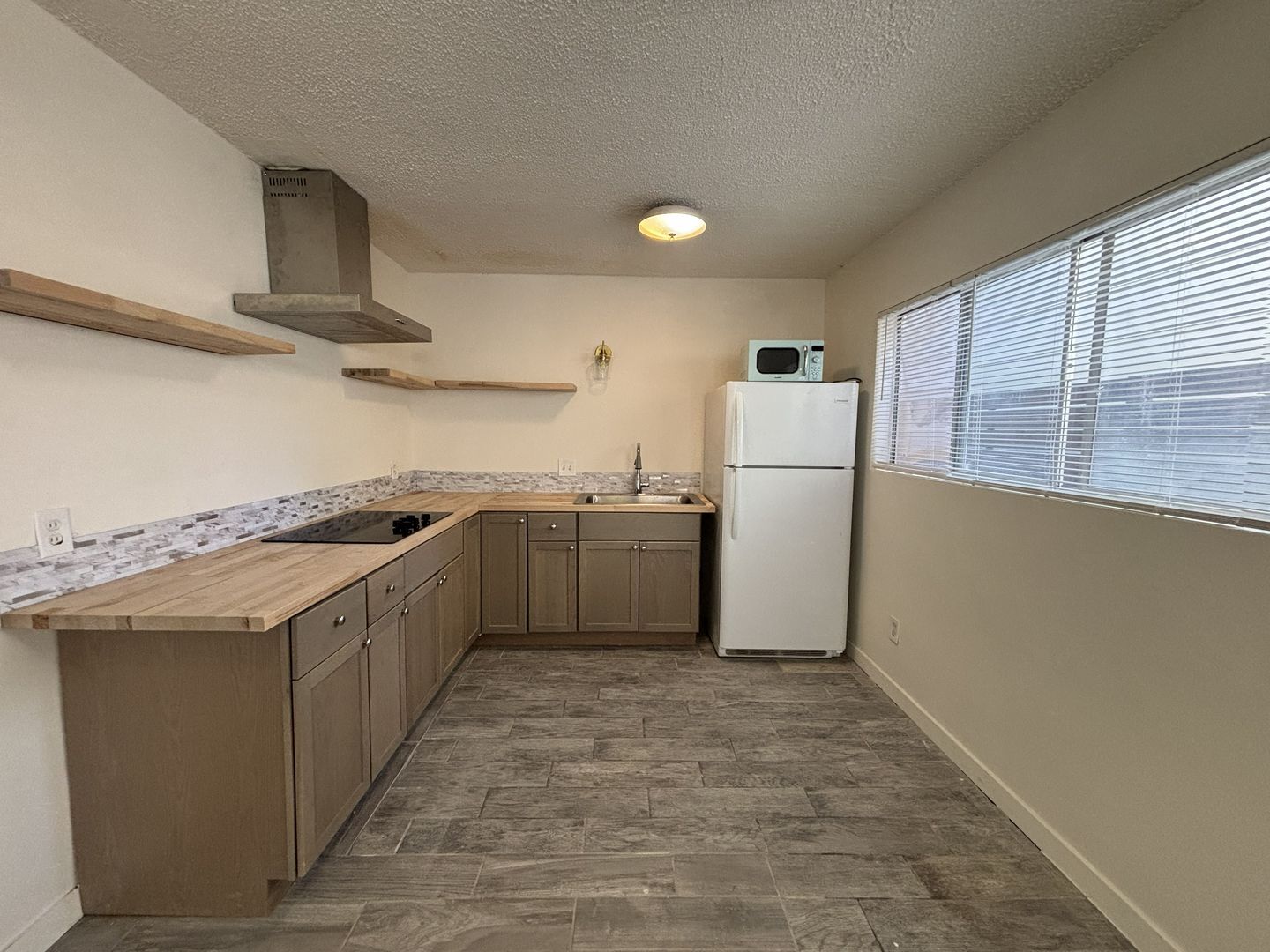 343 Playa Del Sur - San Diego - California - 1 bed, 1 bath rental property