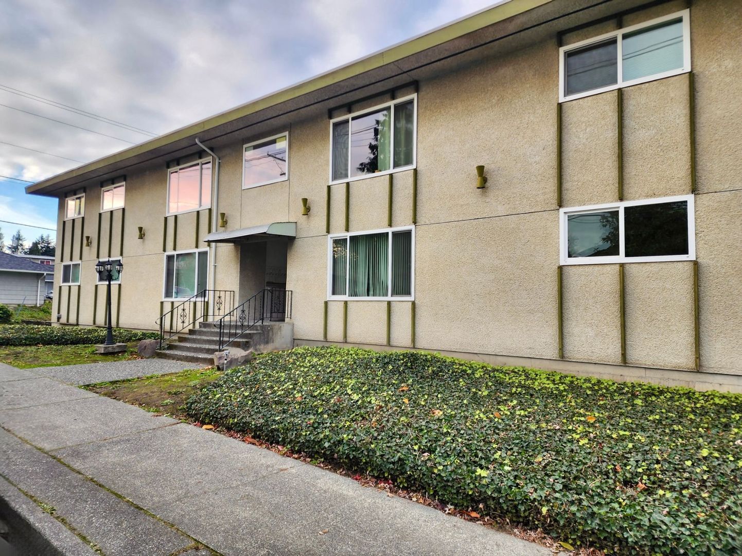 3432 Hoyt Ave  Unit 1 - Everett - Washington - 2 bed, 1 bath rental property