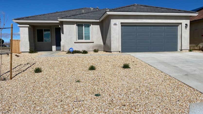 3627 Santa Monica Ct. - Rosamond - California - 4 bed, 2 bath rental property