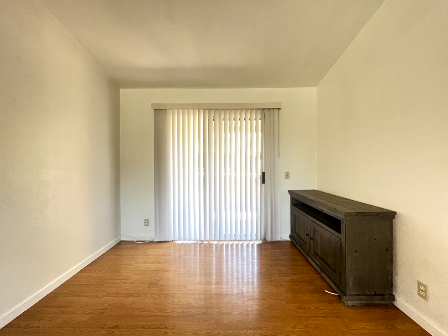 3719 Oak Creek Dr Unit F - Ontario - California - 1 bed, 1 bath rental property