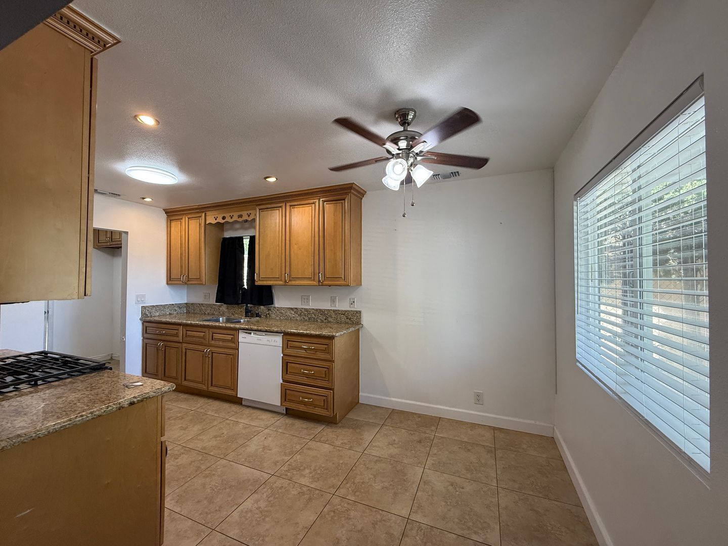 37617 5th St. East - Palmdale - California - 3 bed, 1.5 bath rental property