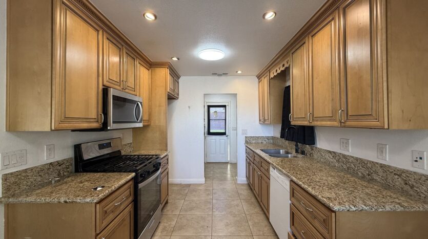 37617 5th St. East - Palmdale - California - 3 bed, 1.5 bath rental property