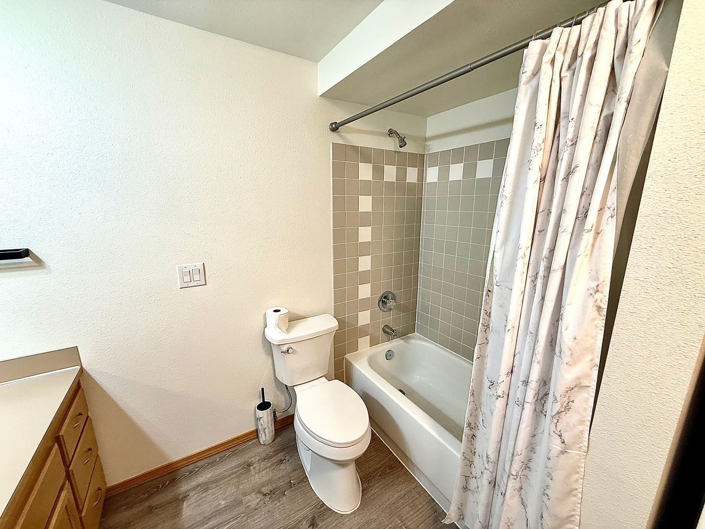 3901 Fremont Ave N  APT 206 - Seattle - Washington - 1 bed, 1 bath rental property