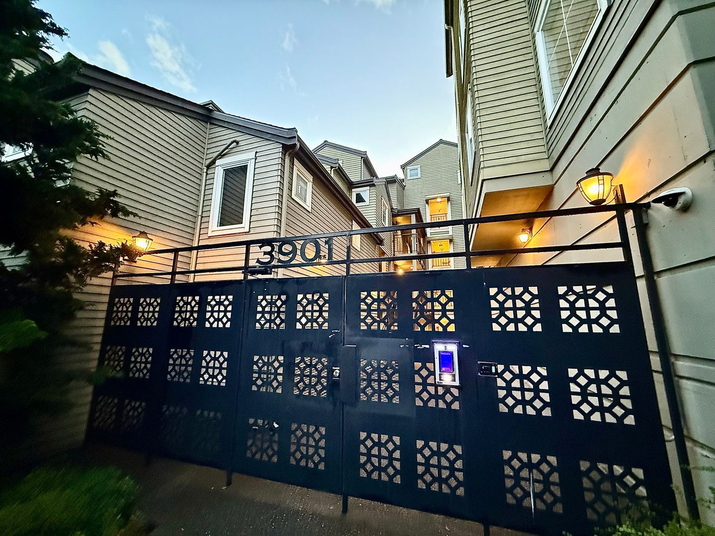3901 Fremont Ave N  APT 206 - Seattle - Washington - 1 bed, 1 bath rental property