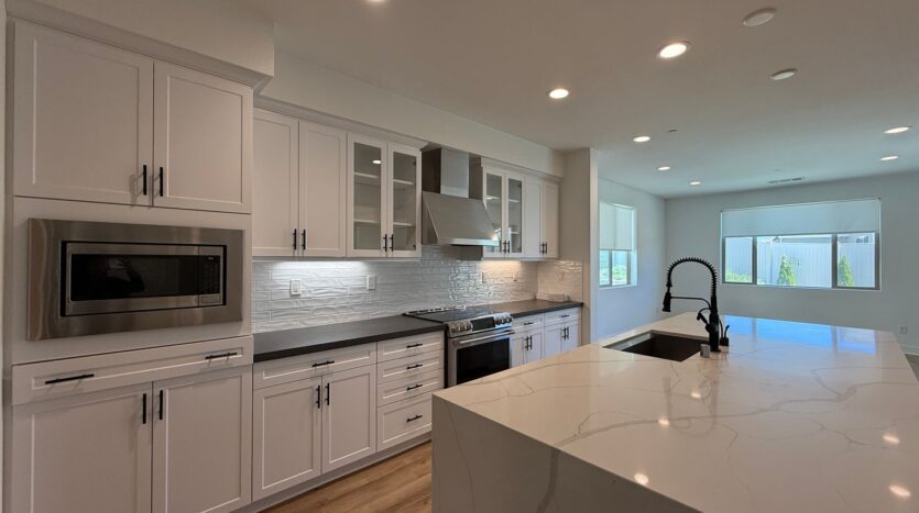 39338 Stirrup Ct - Palmdale - California - 4 bed, 2.5 bath rental property