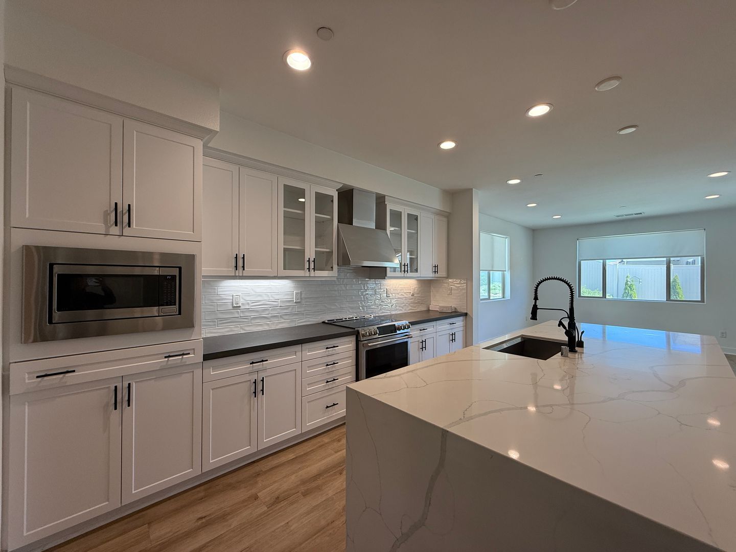 39338 Stirrup Ct - Palmdale - California - 4 bed, 2.5 bath rental property