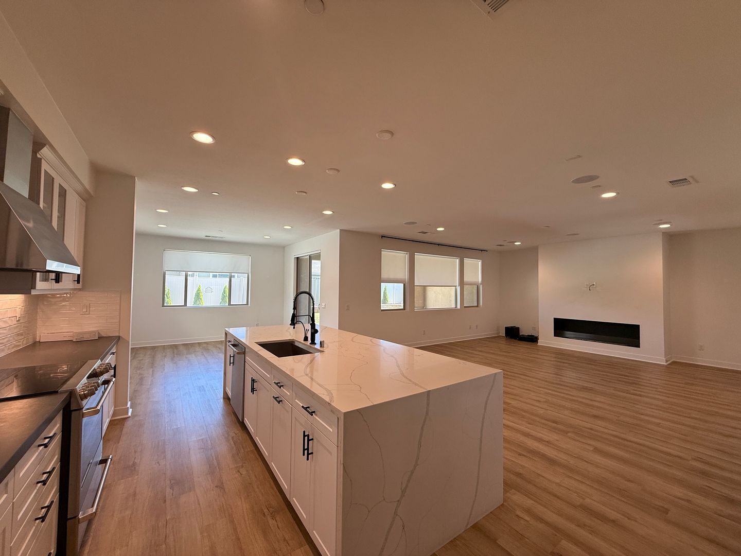39338 Stirrup Ct - Palmdale - California - 4 bed, 2.5 bath rental property