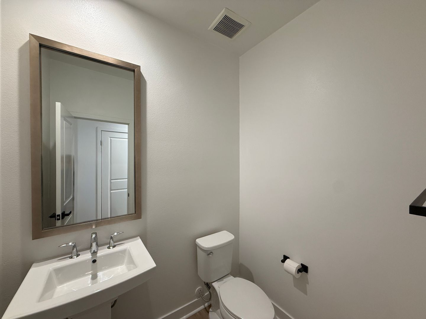 39338 Stirrup Ct - Palmdale - California - 4 bed, 2.5 bath rental property