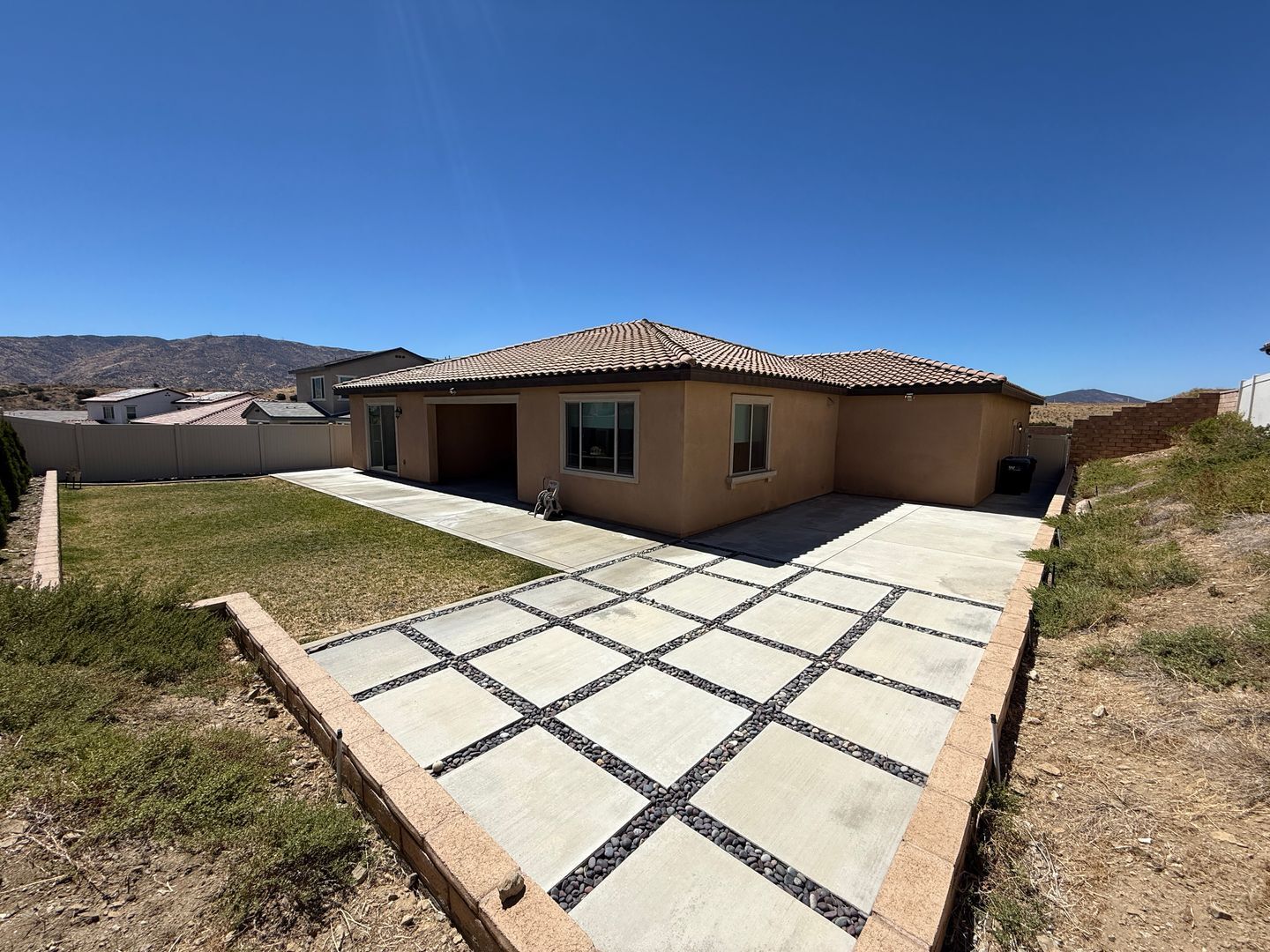 39338 Stirrup Ct - Palmdale - California - 4 bed, 2.5 bath rental property