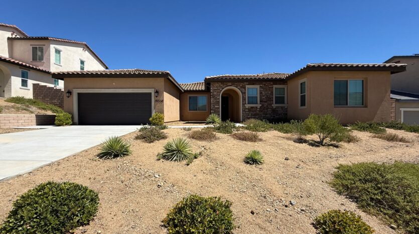 39338 Stirrup Ct - Palmdale - California - 4 bed, 2.5 bath rental property