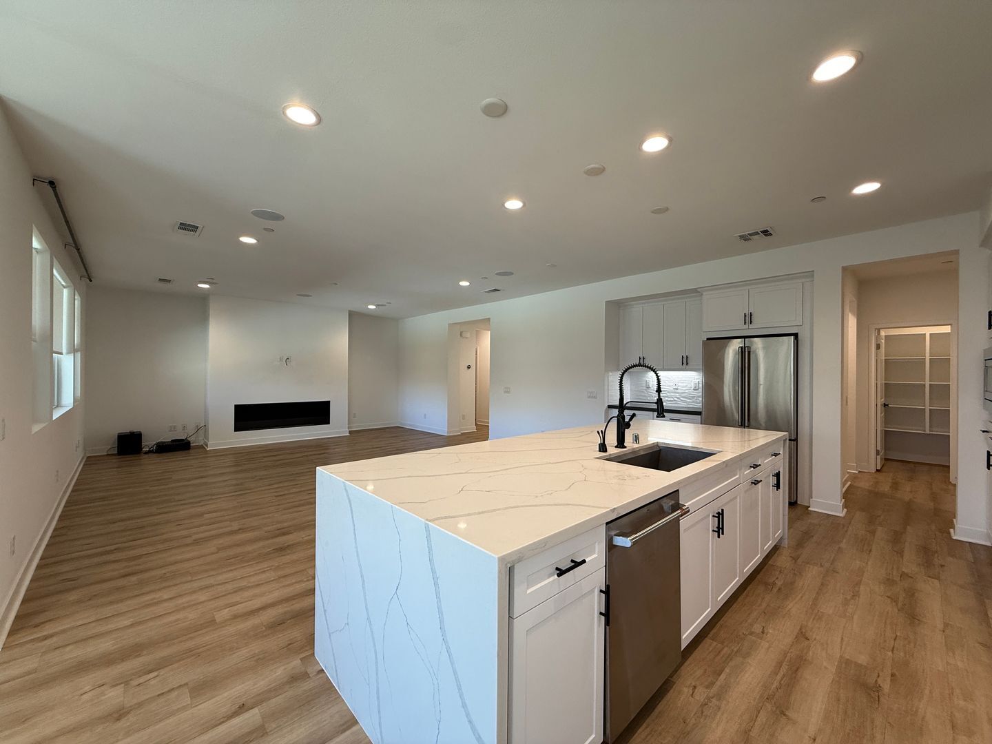 39338 Stirrup Ct - Palmdale - California - 4 bed, 2.5 bath rental property