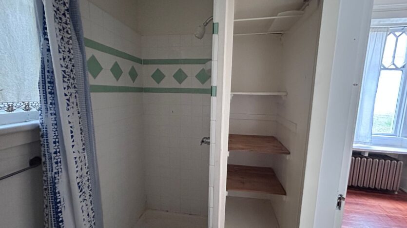 413 E Maple St - Bellingham - Washington - 1 bed, 1 bath rental property