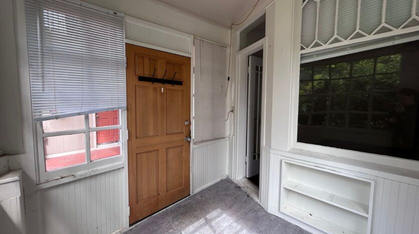 413 E Maple St - Bellingham - Washington - 1 bed, 1 bath rental property