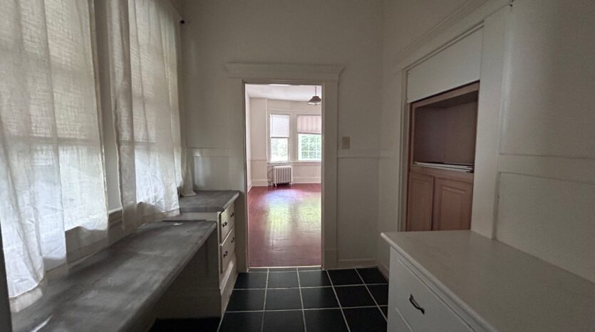 413 E Maple St - Bellingham - Washington - 1 bed, 1 bath rental property