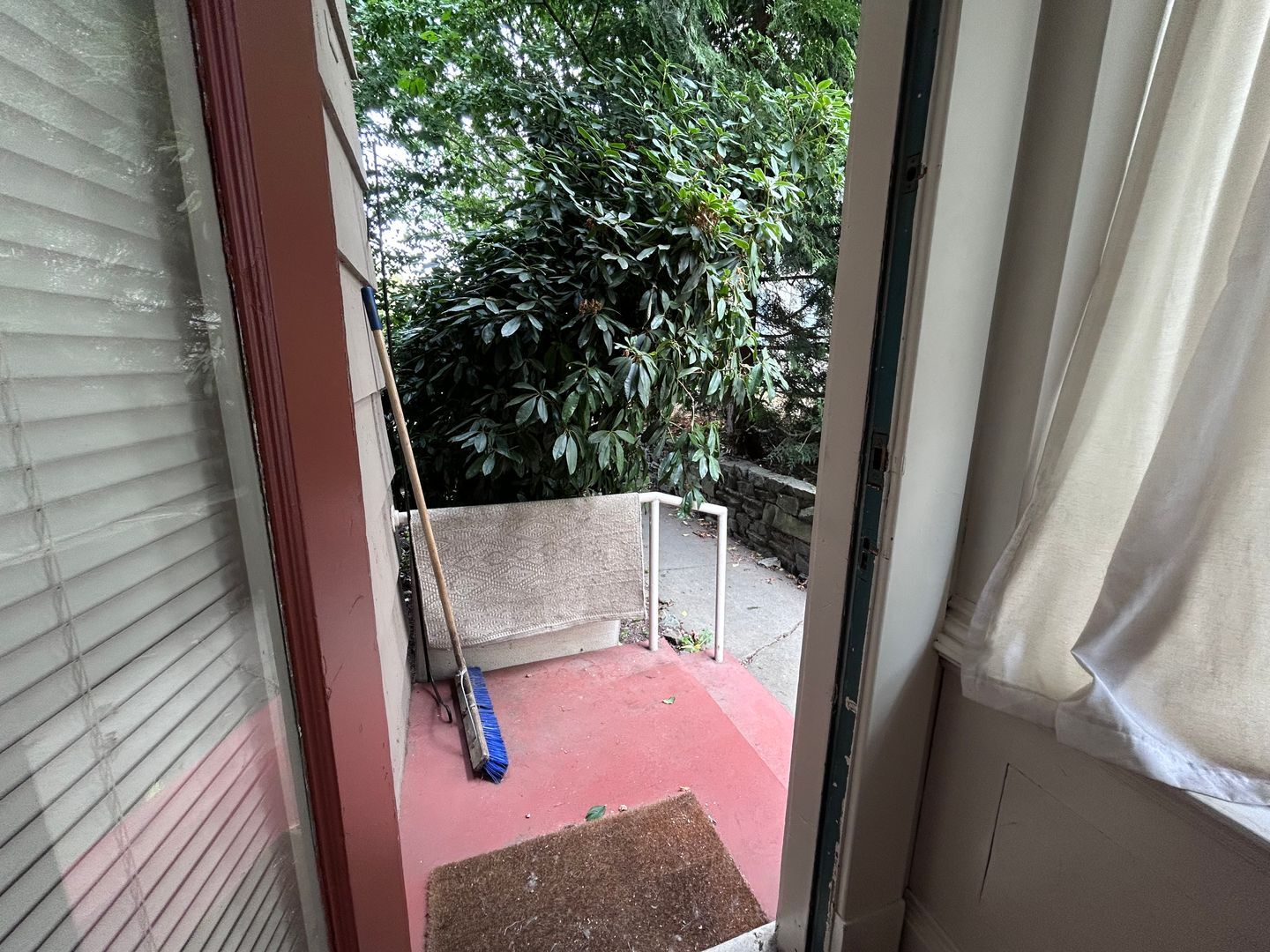 413 E Maple St - Bellingham - Washington - 1 bed, 1 bath rental property