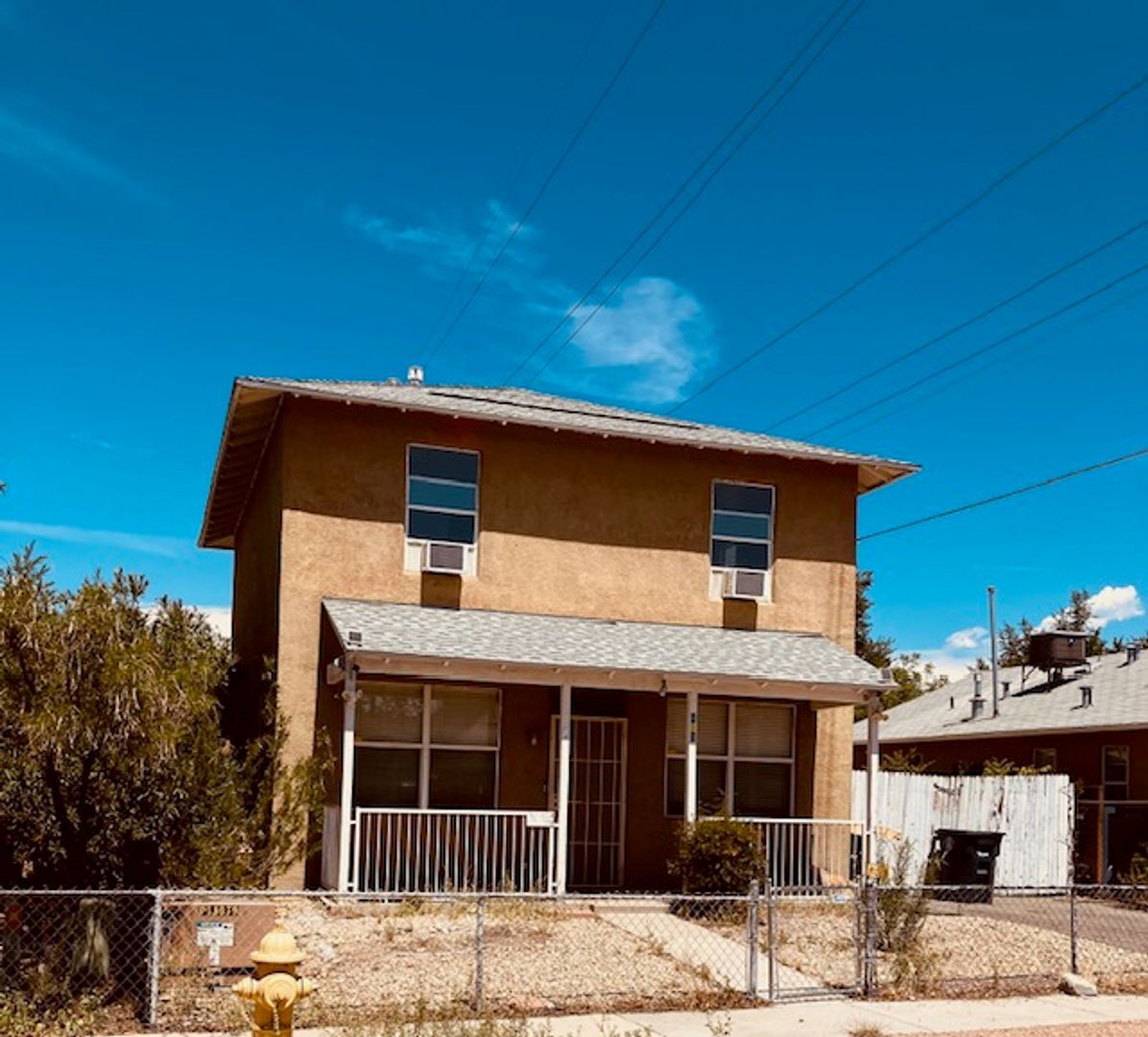 415 Placido Ct. N.E. - Albuquerque - New Mexico - 3 bed, 2 bath rental property