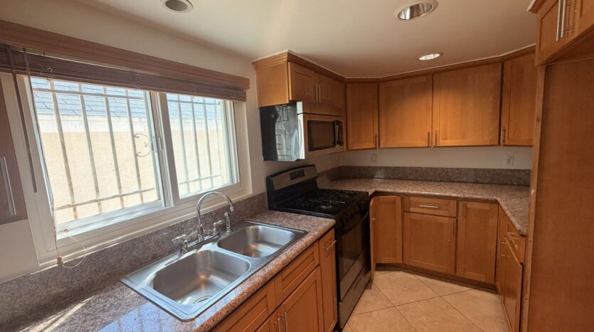 435 S Fir Ave - Inglewood - California - 2 bed, 1 bath rental property