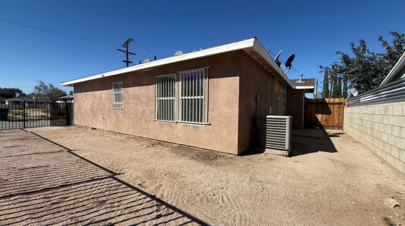 45019 Division Street - Lancaster - California - 2 bed, 1 bath rental property