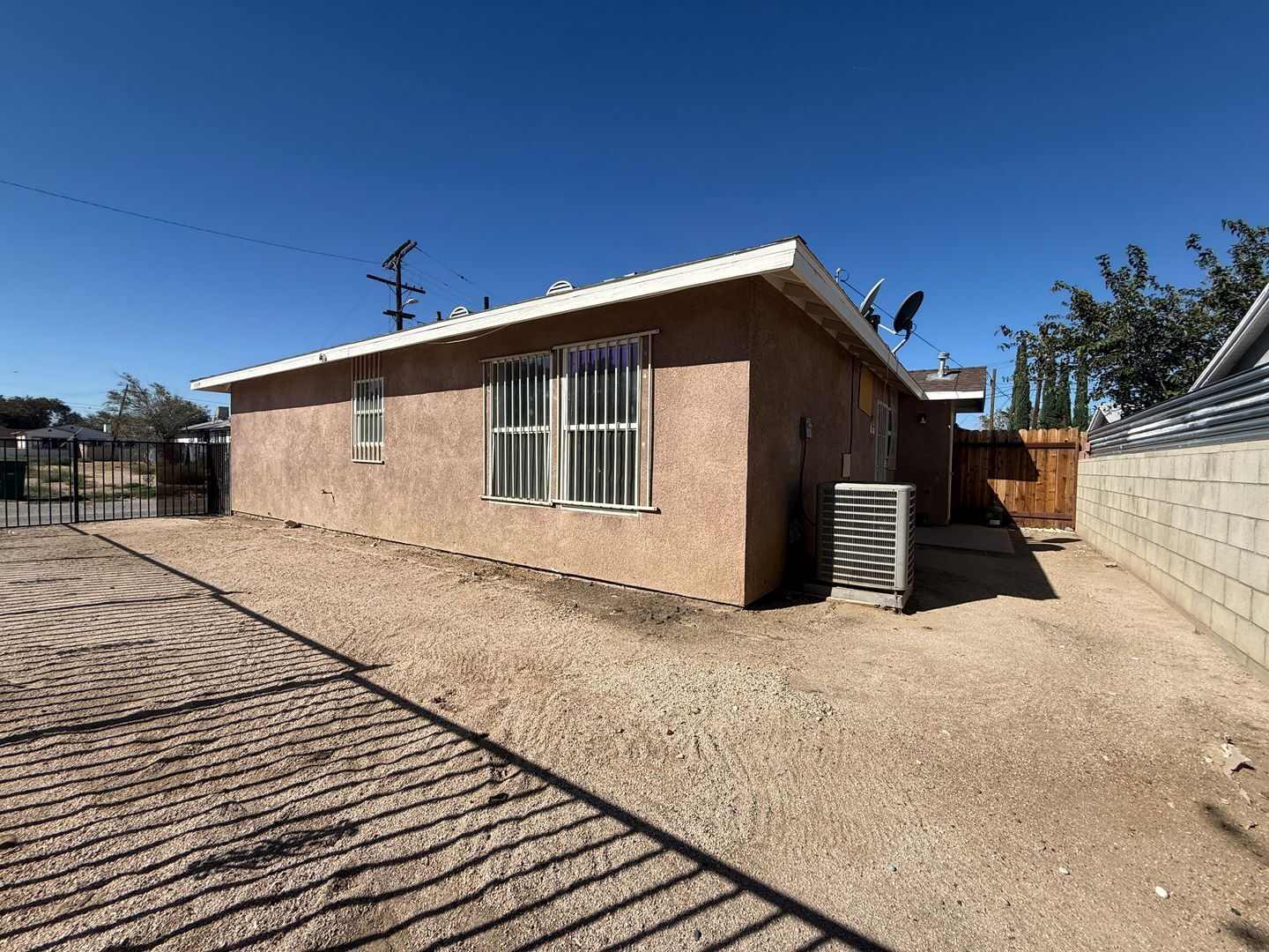 45019 Division Street - Lancaster - California - 2 bed, 1 bath rental property