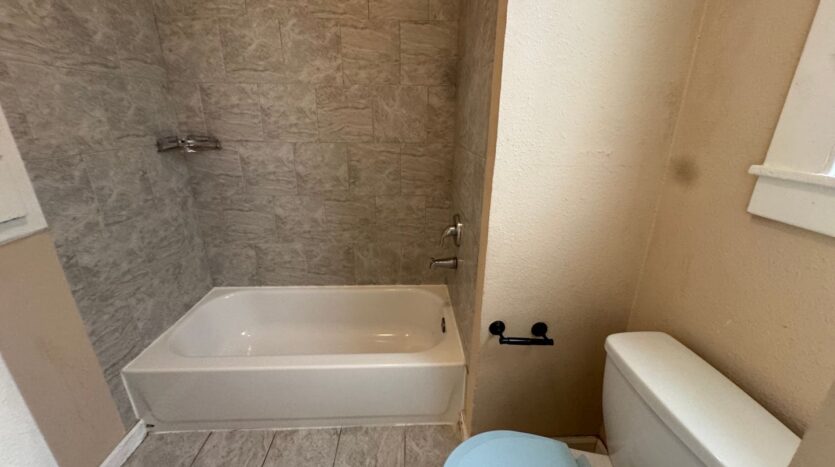 454-456 Alcatraz - Oakland - California - 1 bed, 1 bath rental property