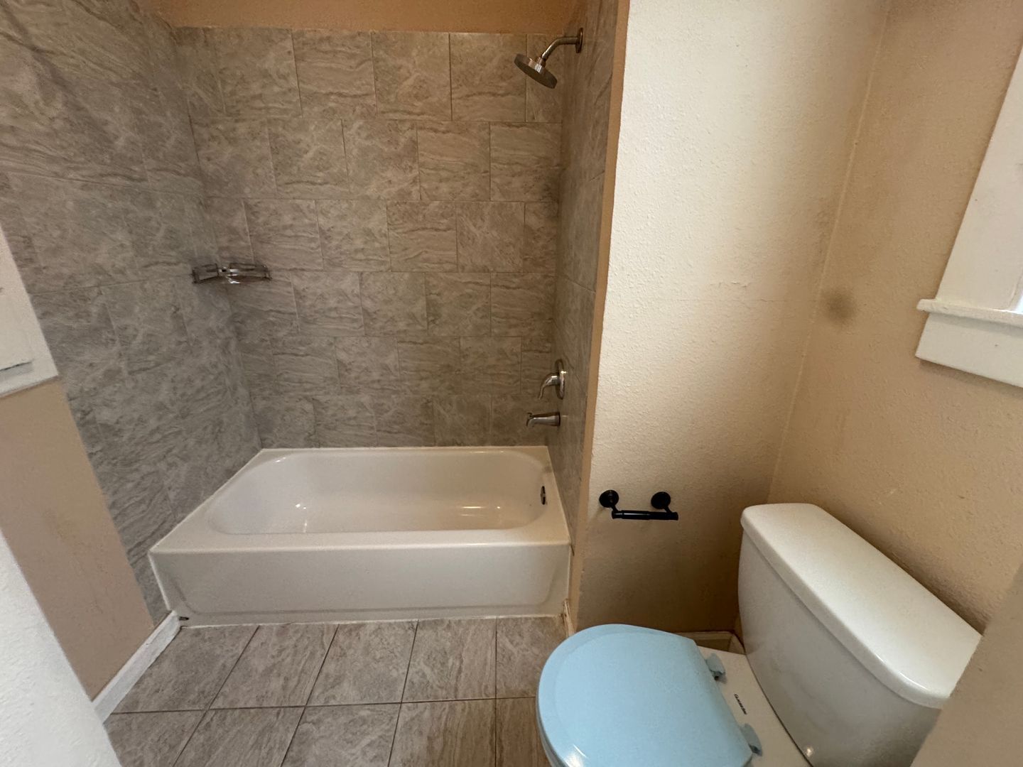 454-456 Alcatraz - Oakland - California - 1 bed, 1 bath rental property