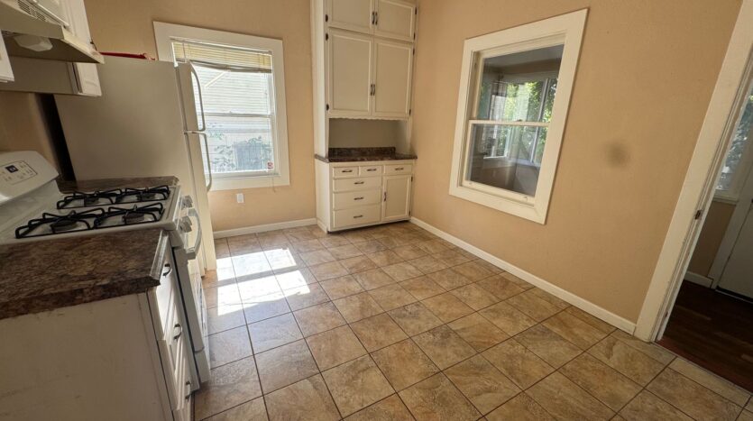 454-456 Alcatraz - Oakland - California - 1 bed, 1 bath rental property