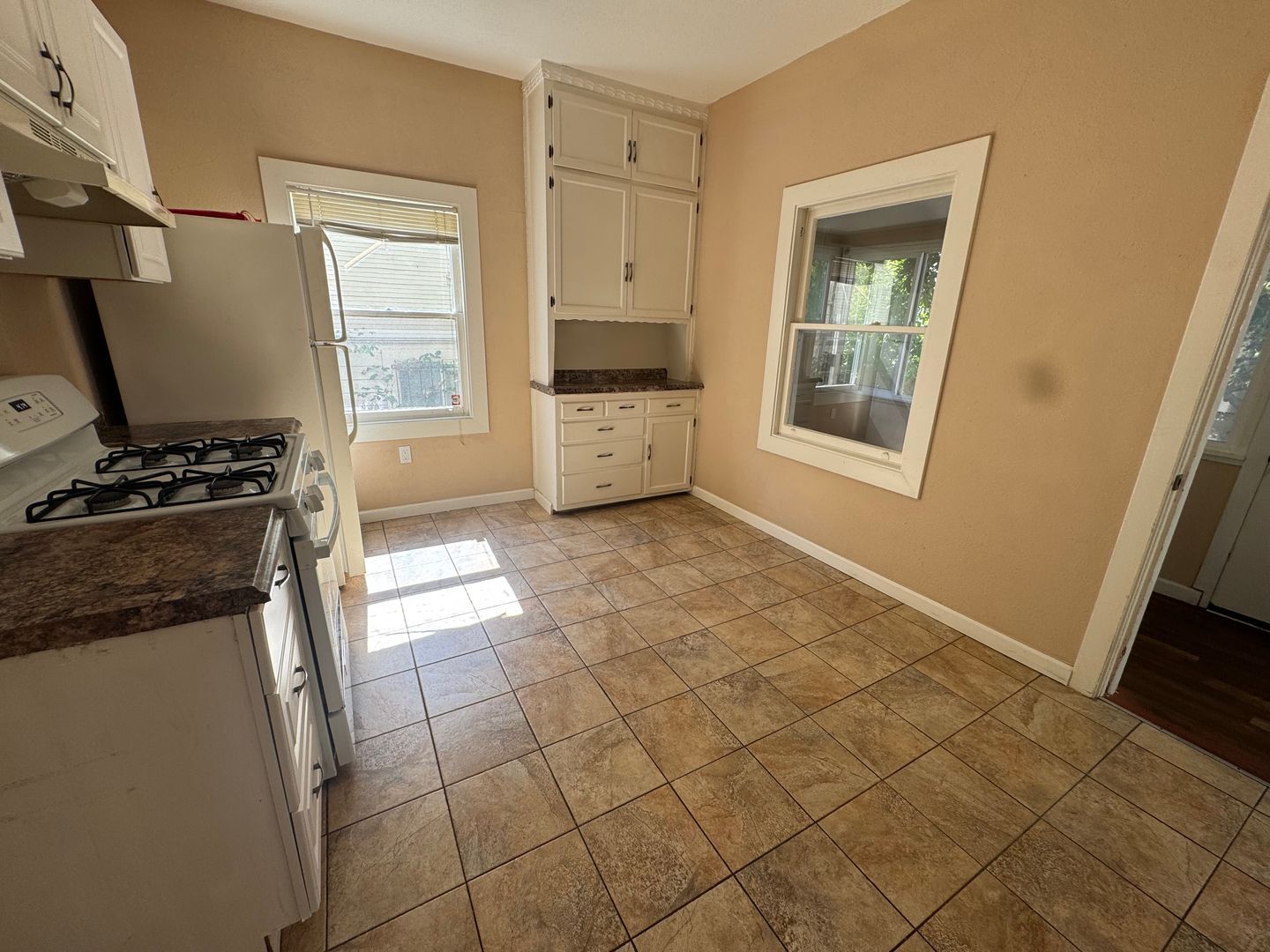 454-456 Alcatraz - Oakland - California - 1 bed, 1 bath rental property