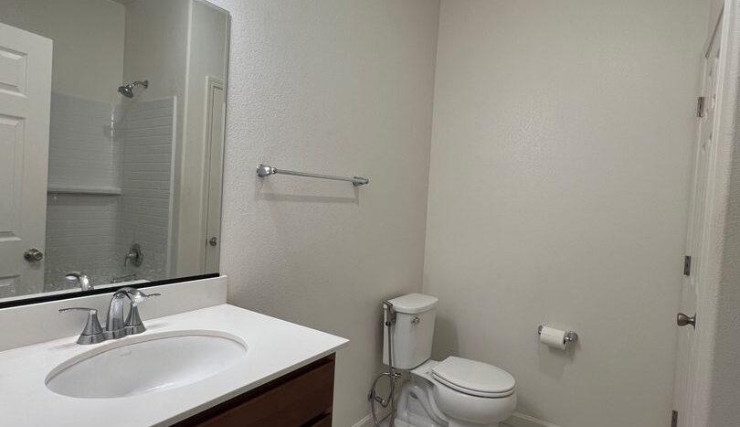 4712 Sussex Ave - Clovis - California - 3 bed, 2 bath rental property