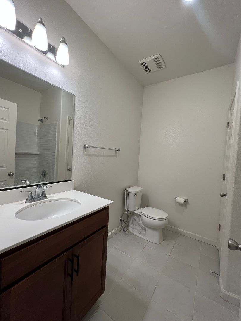 4712 Sussex Ave - Clovis - California - 3 bed, 2 bath rental property