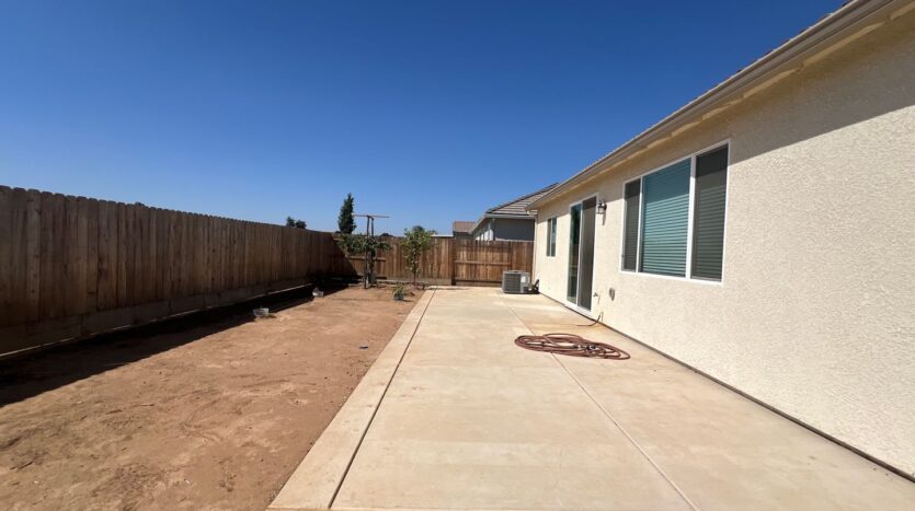 4712 Sussex Ave - Clovis - California - 3 bed, 2 bath rental property