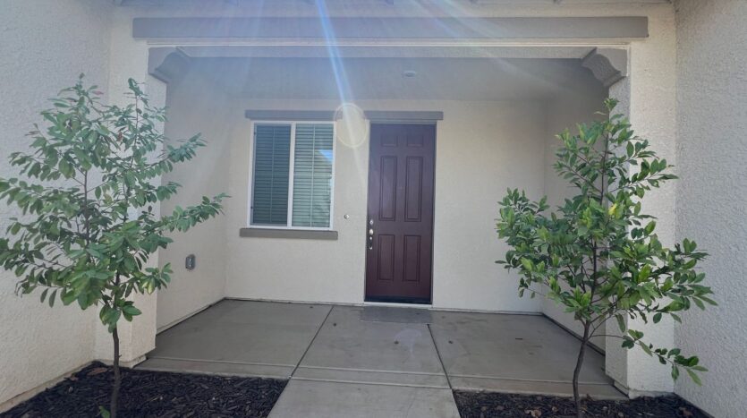 4712 Sussex Ave - Clovis - California - 3 bed, 2 bath rental property