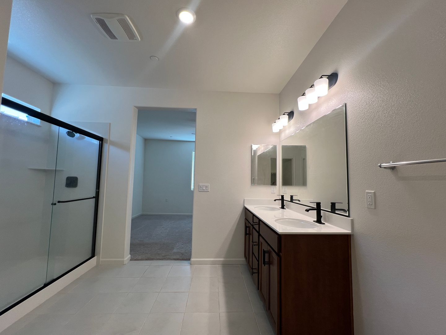 4712 Sussex Ave - Clovis - California - 3 bed, 2 bath rental property