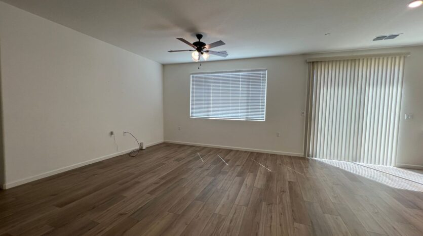 4712 Sussex Ave - Clovis - California - 3 bed, 2 bath rental property