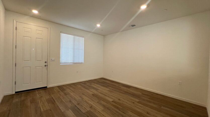 4712 Sussex Ave - Clovis - California - 3 bed, 2 bath rental property