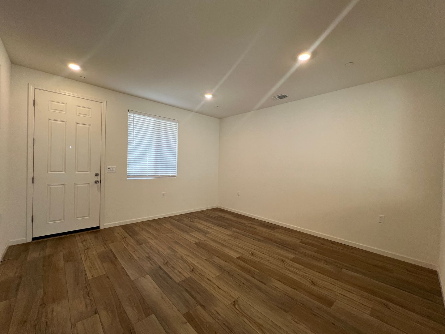 4712 Sussex Ave - Clovis - California - 3 bed, 2 bath rental property