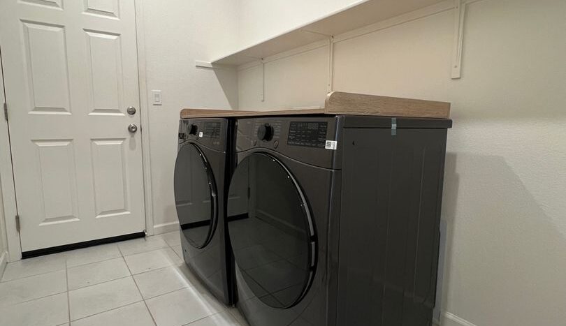 4712 Sussex Ave - Clovis - California - 3 bed, 2 bath rental property