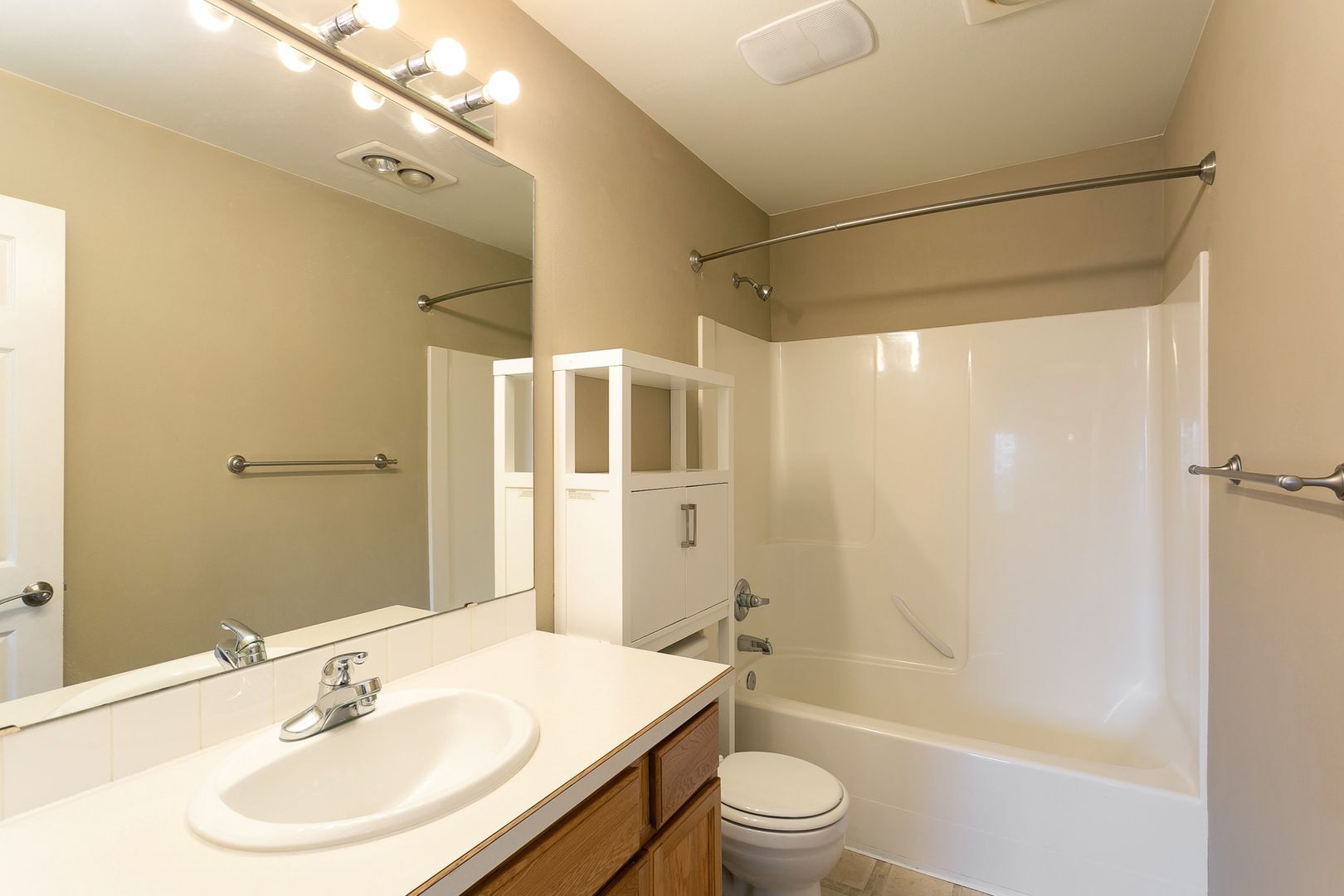 4715 Bedford Ave - Bellingham - Washington - 3 bed, 2.5 bath rental property