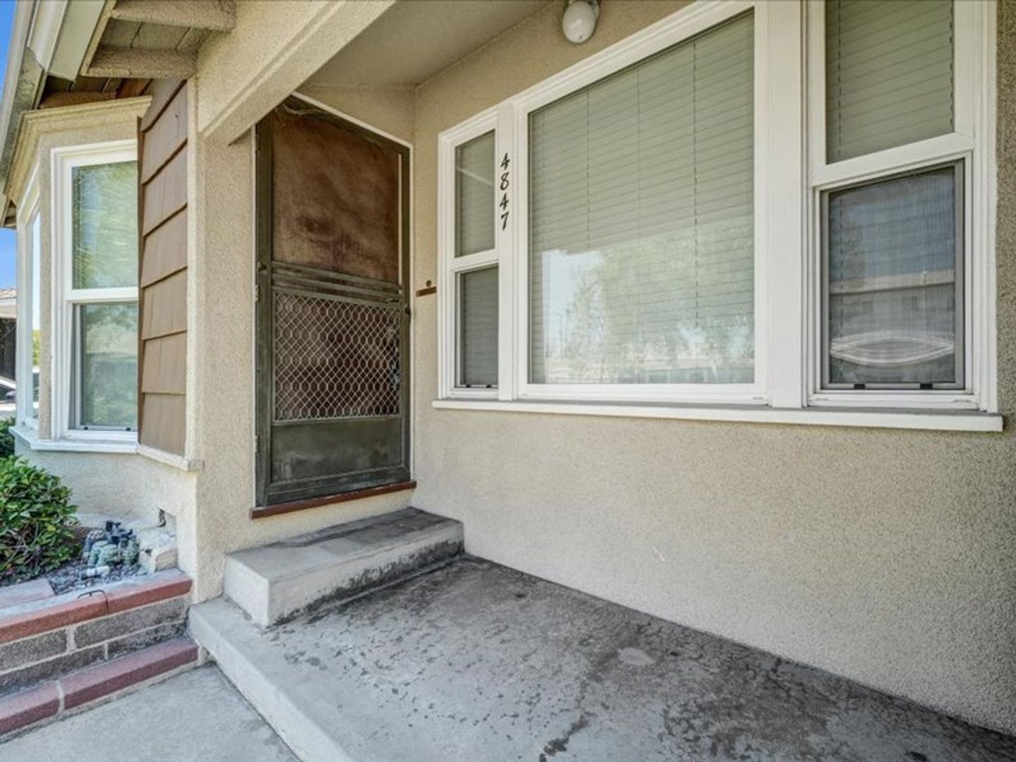 4847 Ocana Ave - Lakewood - California - 2 bed, 1 bath rental property