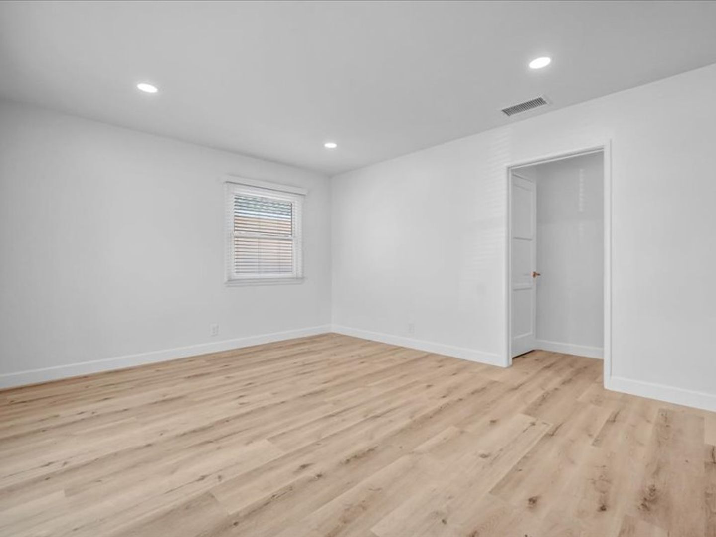 4847 Ocana Ave - Lakewood - California - 2 bed, 1 bath rental property