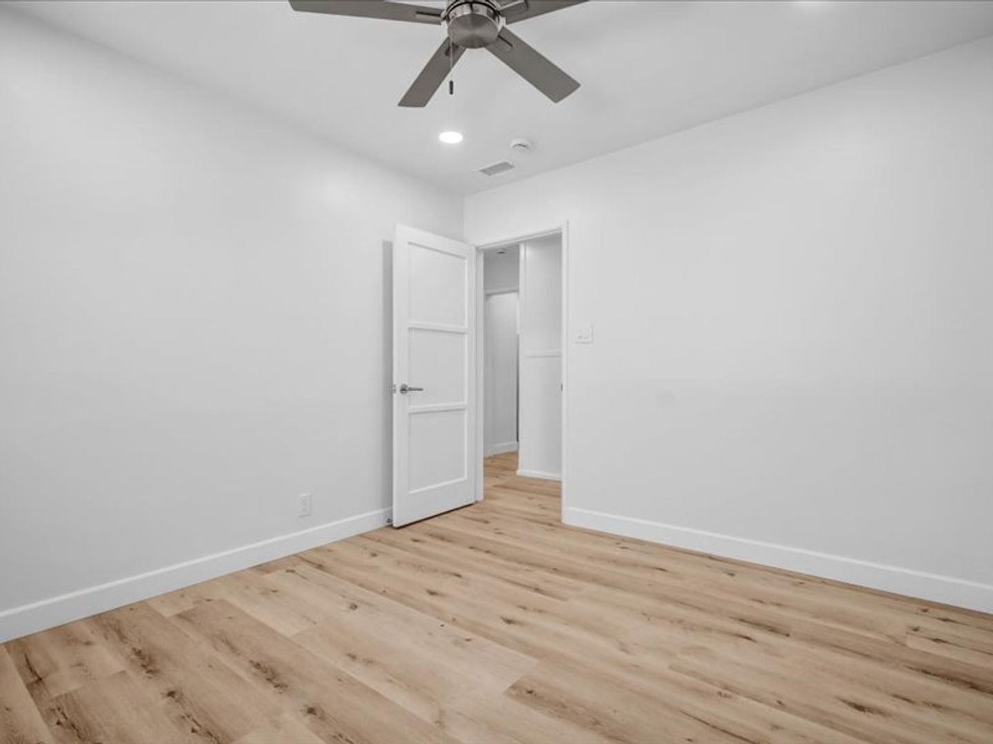 4847 Ocana Ave - Lakewood - California - 2 bed, 1 bath rental property
