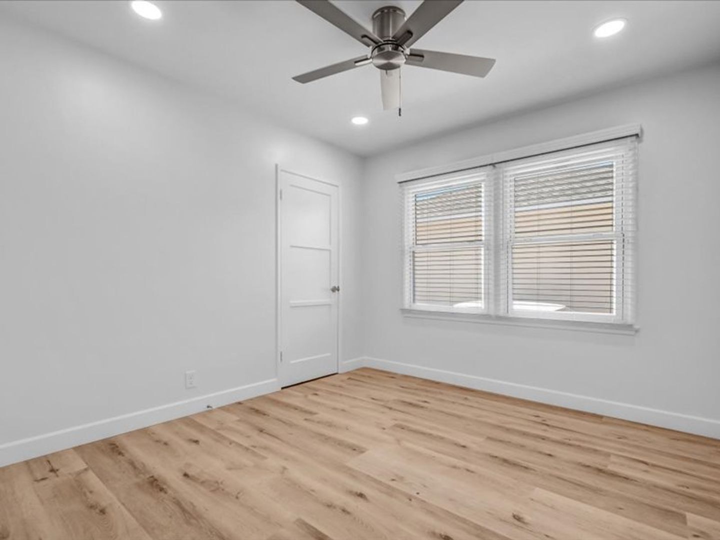 4847 Ocana Ave - Lakewood - California - 2 bed, 1 bath rental property