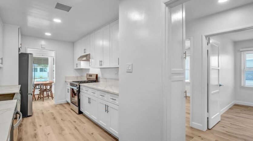 4847 Ocana Ave - Lakewood - California - 2 bed, 1 bath rental property