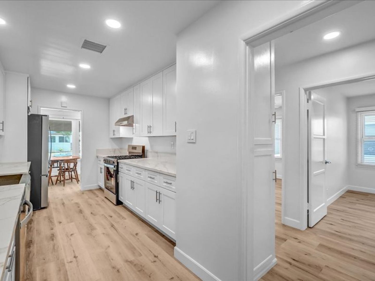 4847 Ocana Ave - Lakewood - California - 2 bed, 1 bath rental property