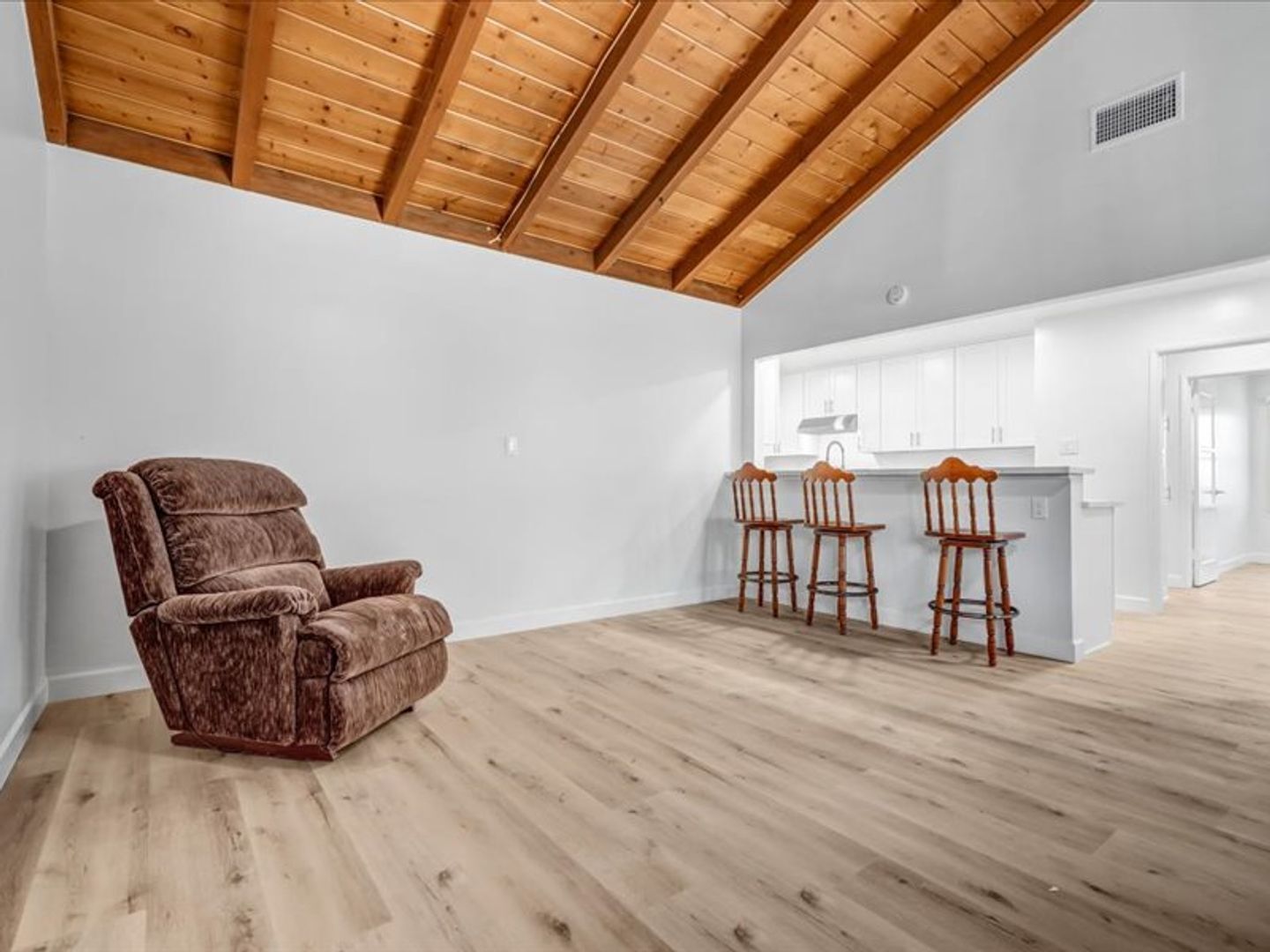 4847 Ocana Ave - Lakewood - California - 2 bed, 1 bath rental property