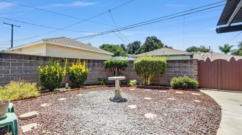 4847 Ocana Ave - Lakewood - California - 2 bed, 1 bath rental property