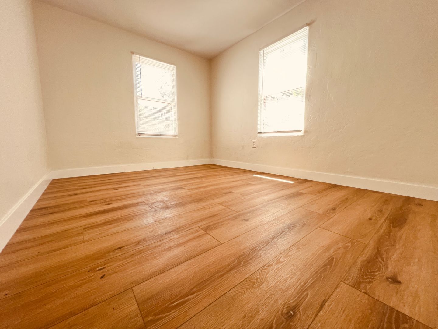 4995 Williams Ave - La Mesa - California - 2 bed, 1 bath rental property