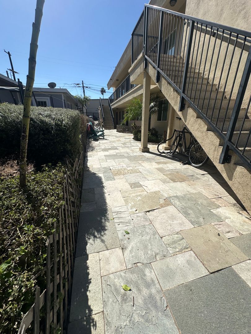 5065 W. Point Loma Blvd -D - San Diego - California - 1 bed, 1 bath rental property