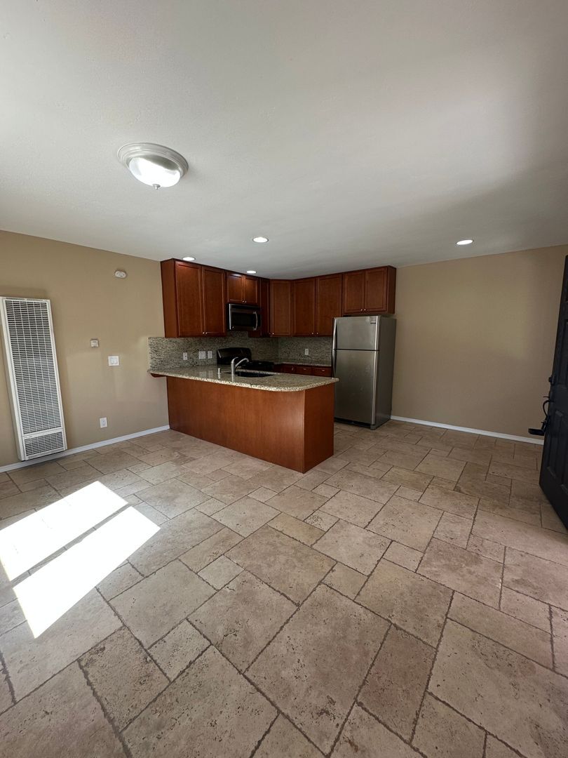 5065 W. Point Loma Blvd -D - San Diego - California - 1 bed, 1 bath rental property